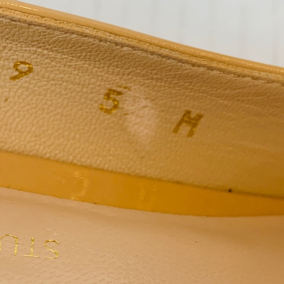 Stuart Weitzman Kitten Pump Size 5M Nude/Tan Patent Leather Made In Spain Classy - Picture 8 of 11
